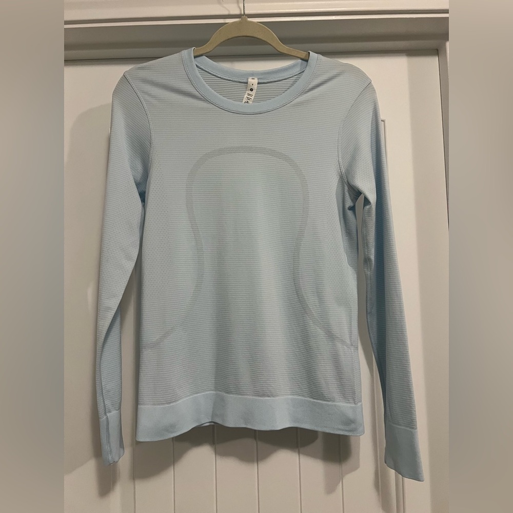 Lululemon Swiftly Tech Long Sleeve 2.0 Top Blue Size 4  Lightweight Athleisure - Picture 2 of 11